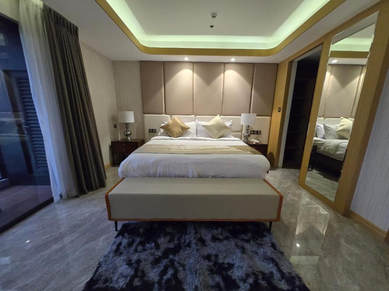 One Euphoria Apartment Angeles Exterior photo